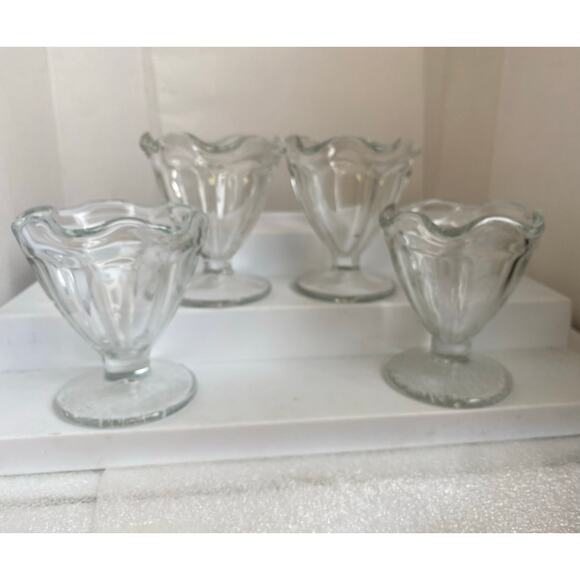 Vintage Ice Cream Sundae Dishes Clear Glass Footed Dessert Dishes Tulip Lot of 4 - Picture 1 of 12